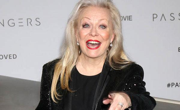 Redescubierta en Hollywood, Jacki Weaver vive su estrellato con casi 70 años-0