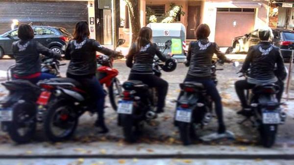 Chicas en motocicleta-0