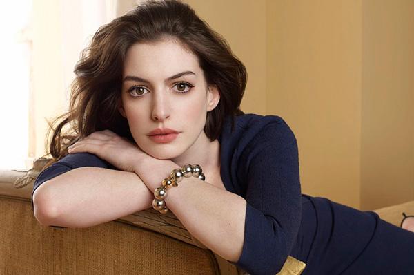 Anne Hathaway querría personificar a la Barbie de la vida real-0