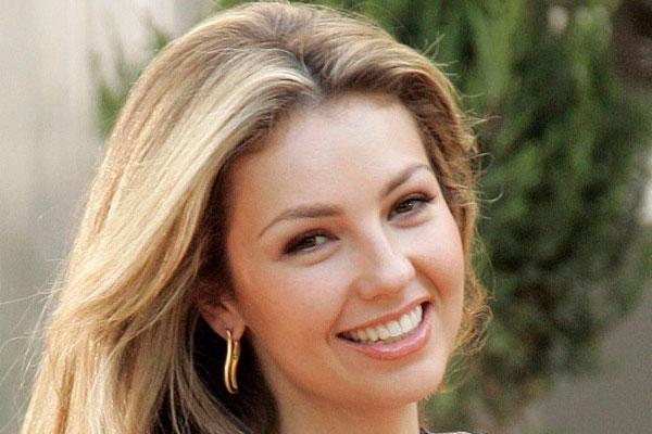 Thalía celebra que se convirtió en abuela a los 45 años-0